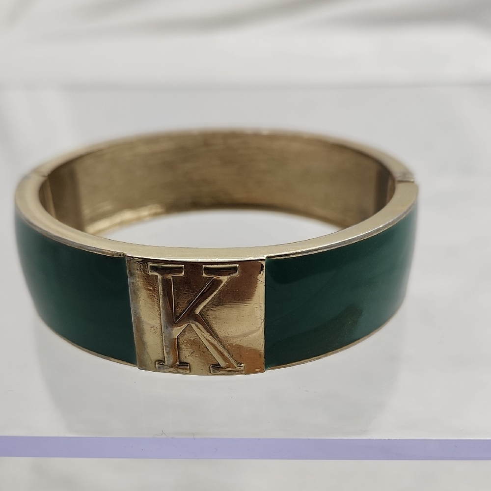 Green Enamel Initial "K" Hinged Bangle Bracelet Gold Tone Everyday Retro